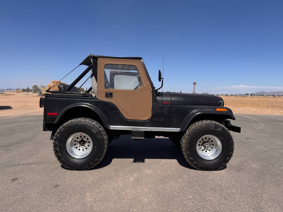 Jeep-cj5-1980-black-3