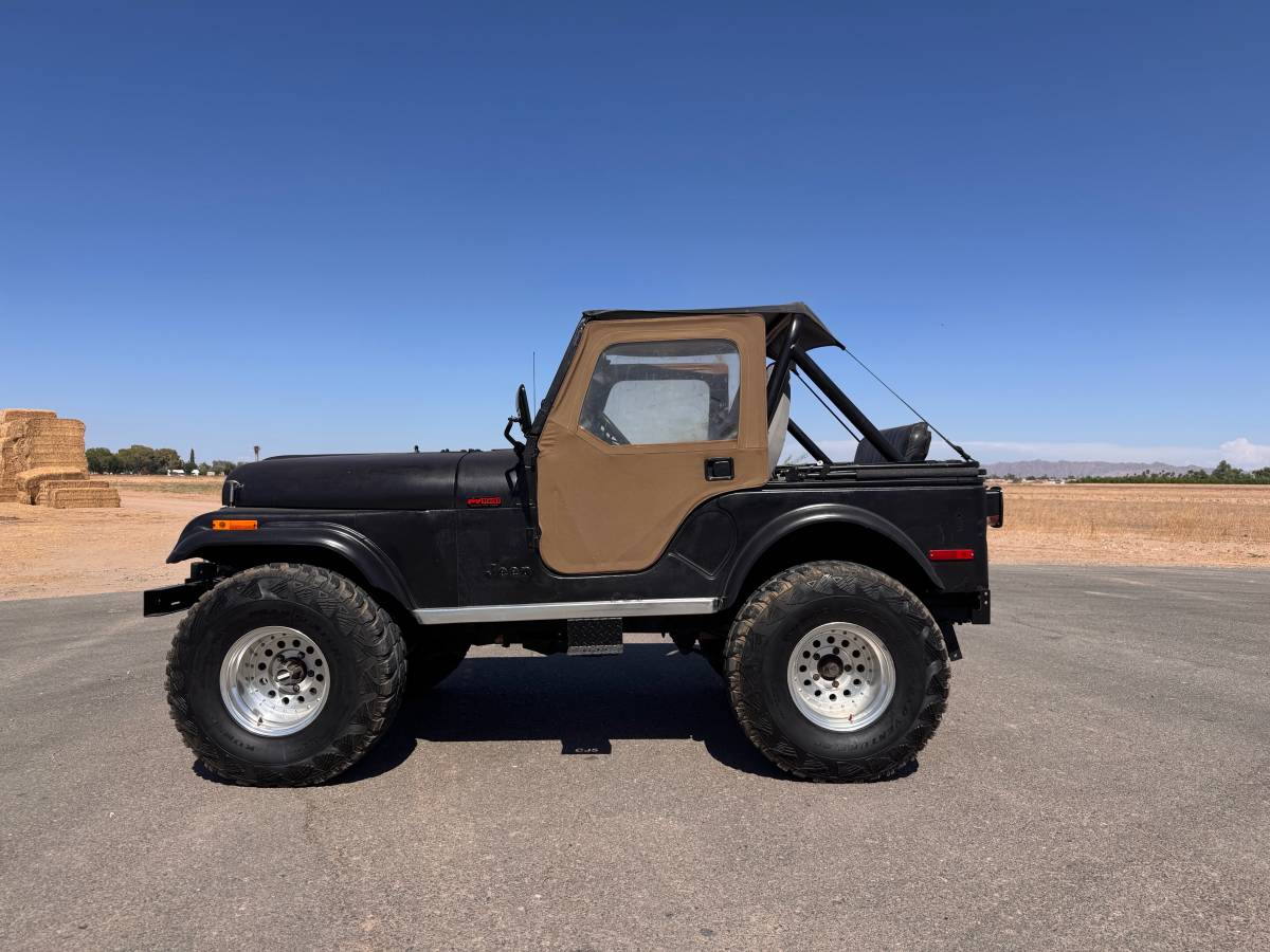 Jeep-cj5-1980-black-7