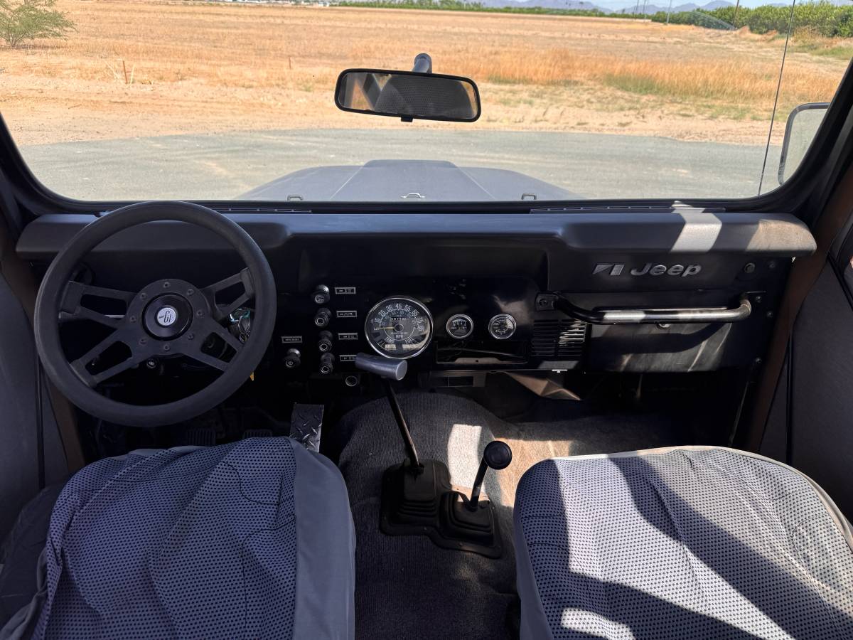 Jeep-cj5-1980-black-8