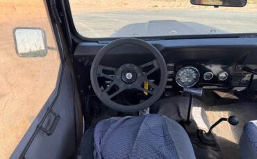 Jeep-cj5-1980-black-9