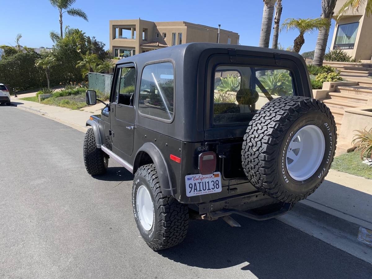 Jeep-cj7-1977-black-2