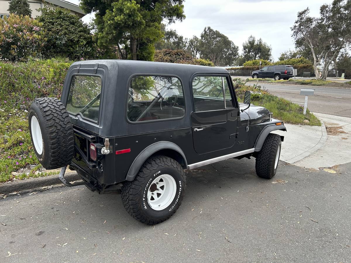 Jeep-cj7-1977-black-9
