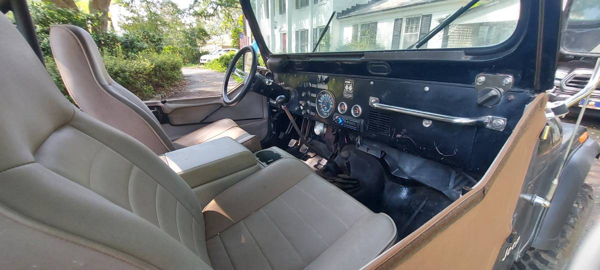 Jeep-cj7-1978-black-6