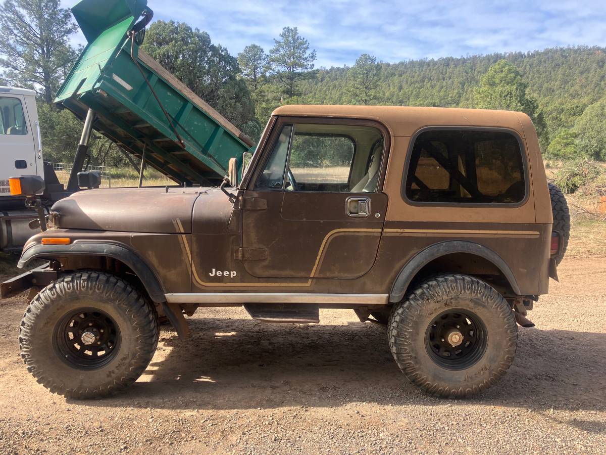 Jeep-cj7-1985-brown-5