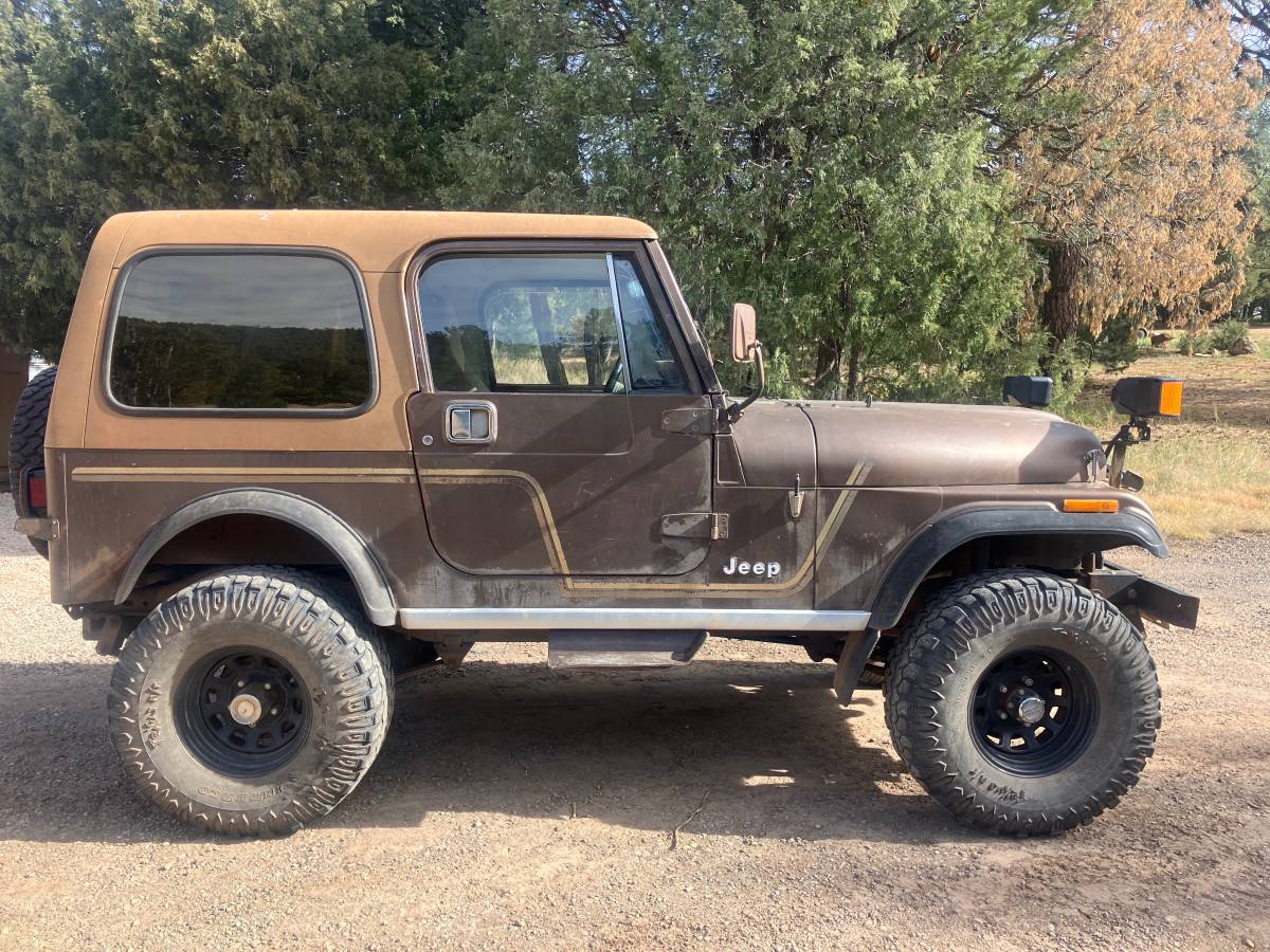 Jeep-cj7-1985-brown-8