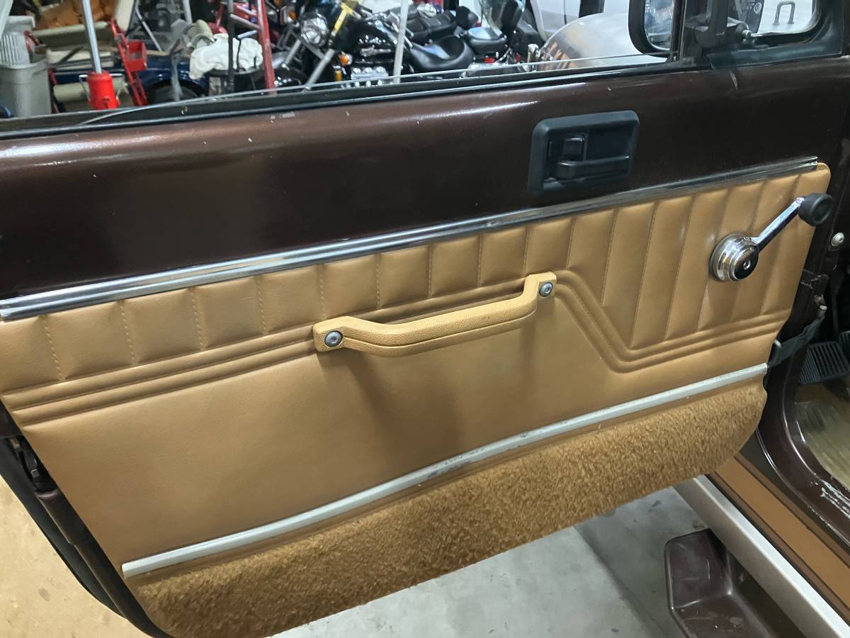 Jeep-cj7-1986-brown-10