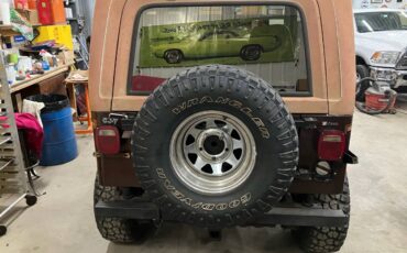 Jeep-cj7-1986-brown