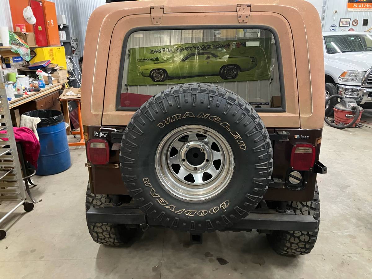 Jeep-cj7-1986-brown