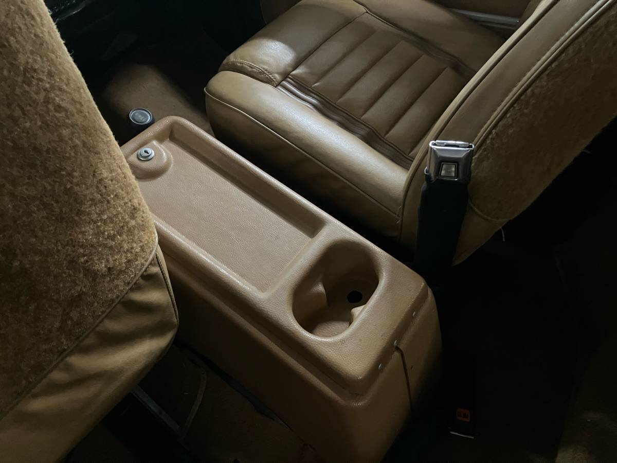 Jeep-cj7-1986-brown-8