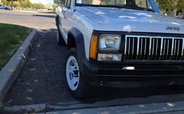Jeep-comanche-1988-white-2