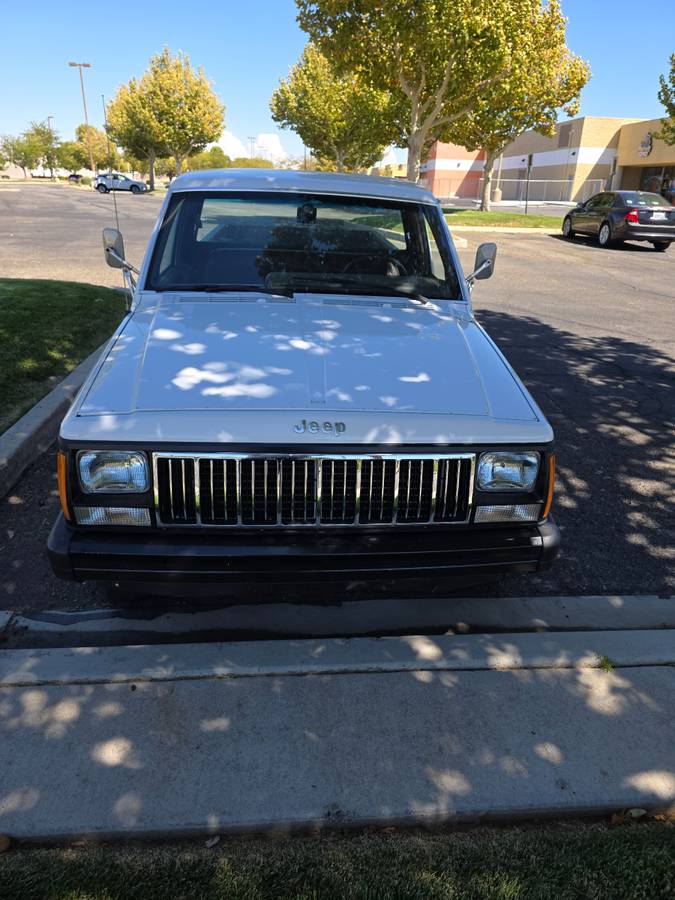 Jeep-comanche-1988-white-6
