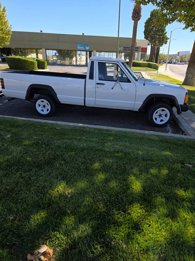 Jeep-comanche-1988-white-7