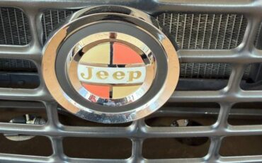 Jeep-commando-1972-grey-2