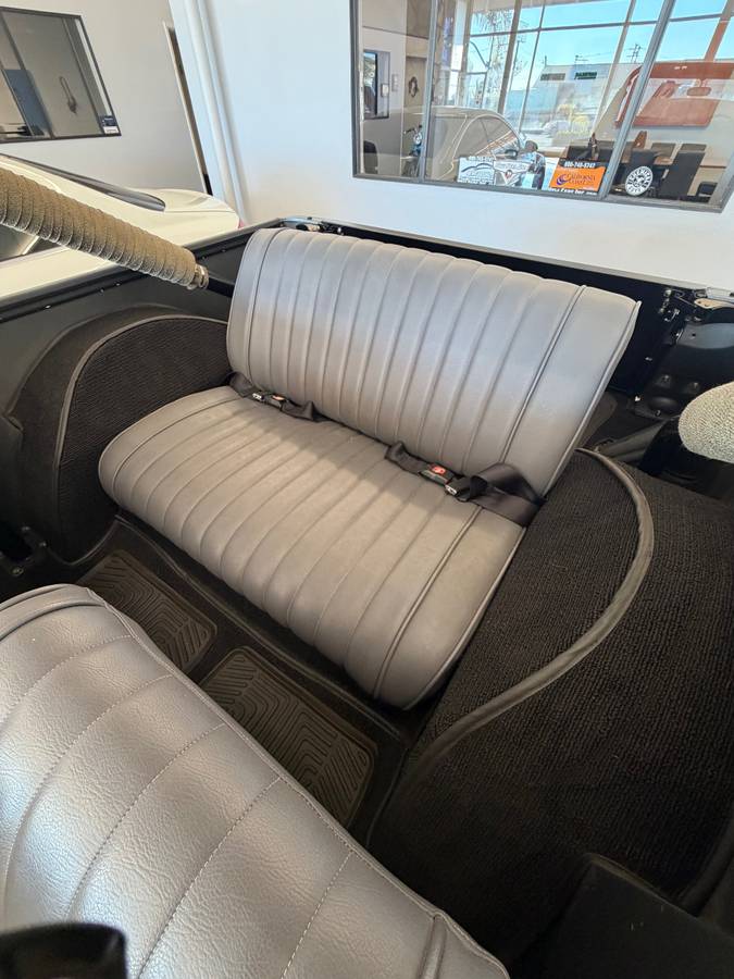 Jeep-commando-1972-grey-3