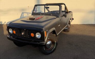 Jeep-commando-1972-grey