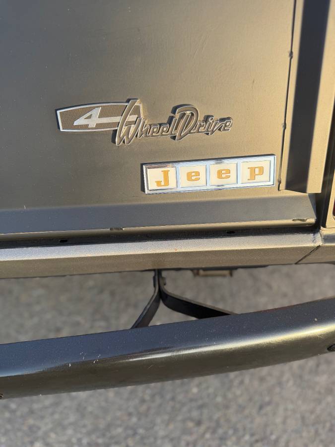 Jeep-commando-1972-grey-8