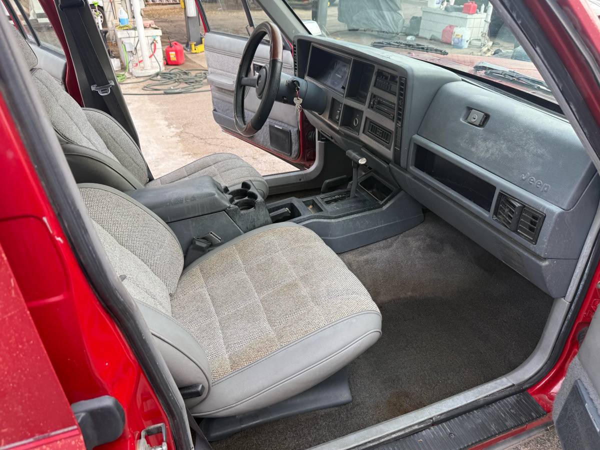 Jeep-grand-cherokee-laredo-4x4-1992-red-11