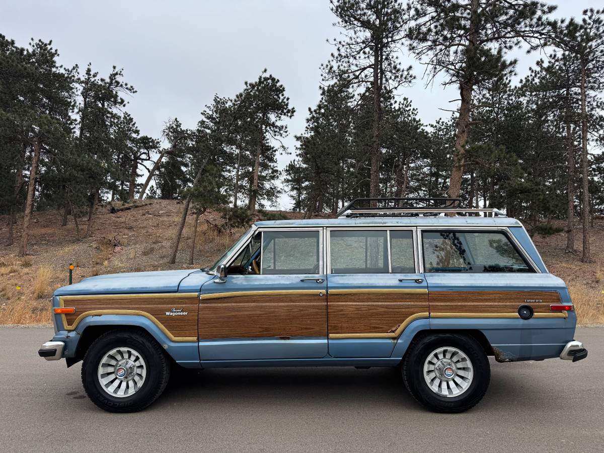 Jeep-grand-wagoneer-1984-blue-1