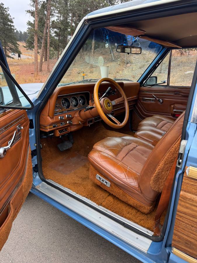 Jeep-grand-wagoneer-1984-blue-14