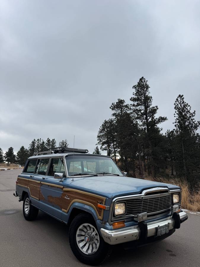 Jeep-grand-wagoneer-1984-blue-4