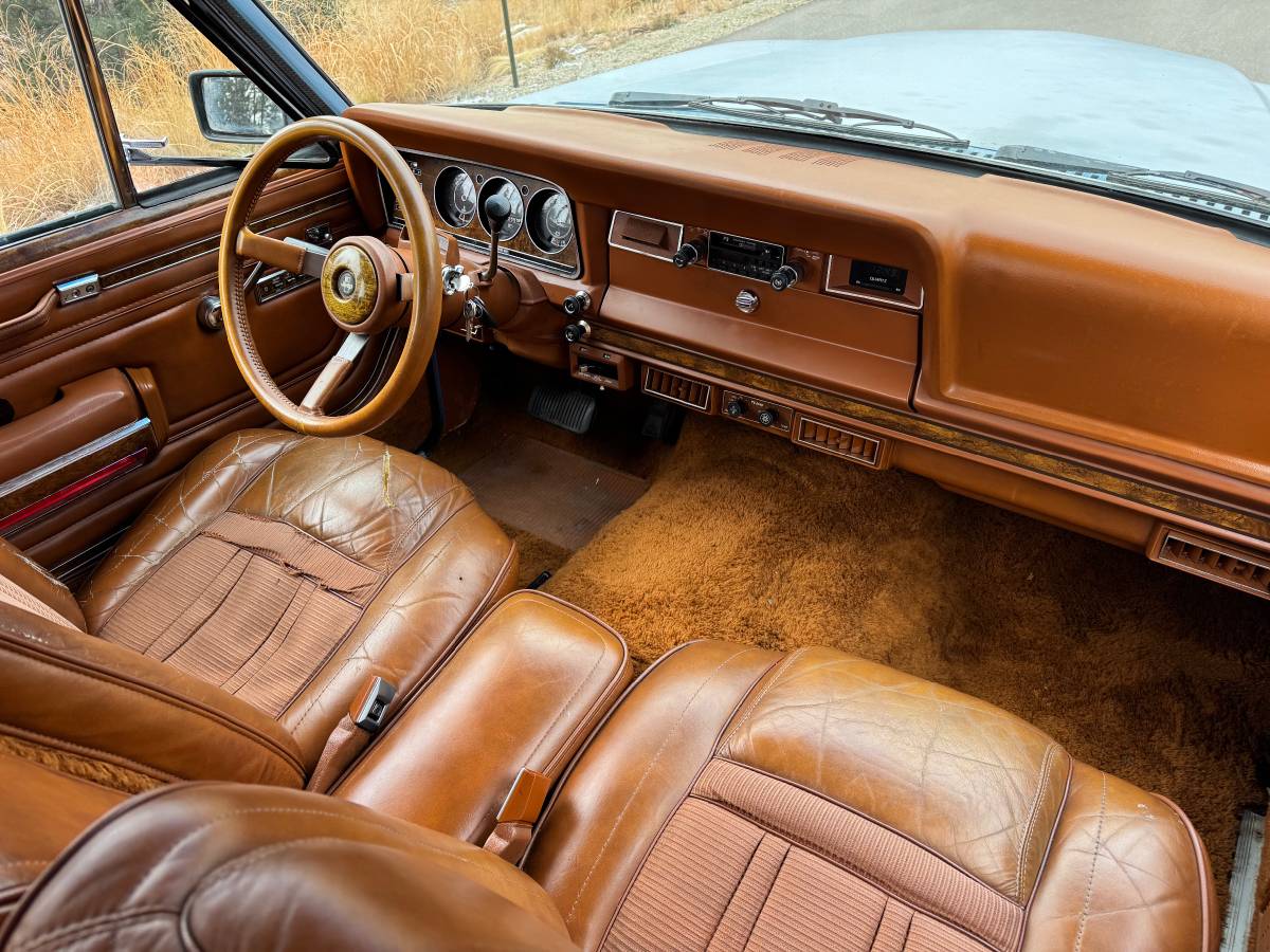 Jeep-grand-wagoneer-1984-blue-9