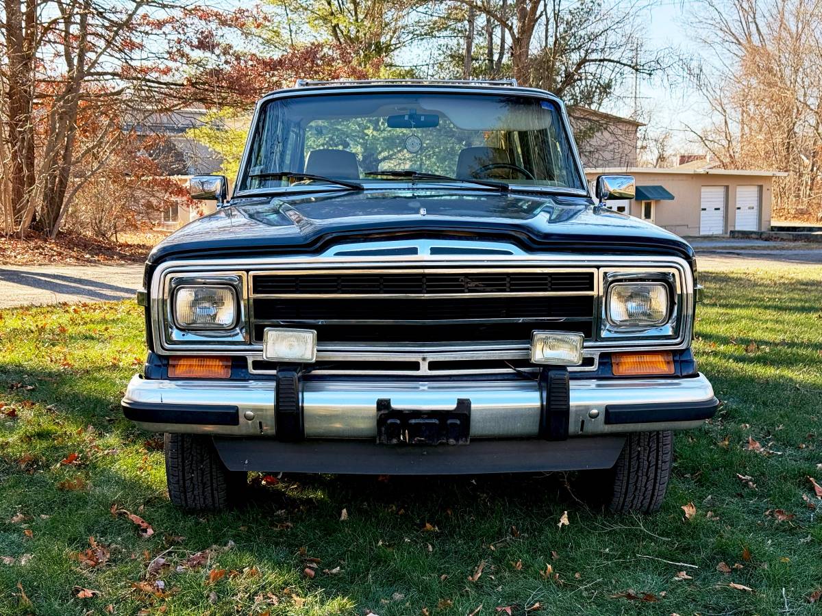 Jeep-grand-wagoneer-1987-10