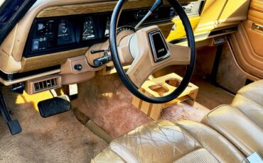 Jeep-grand-wagoneer-1987-12