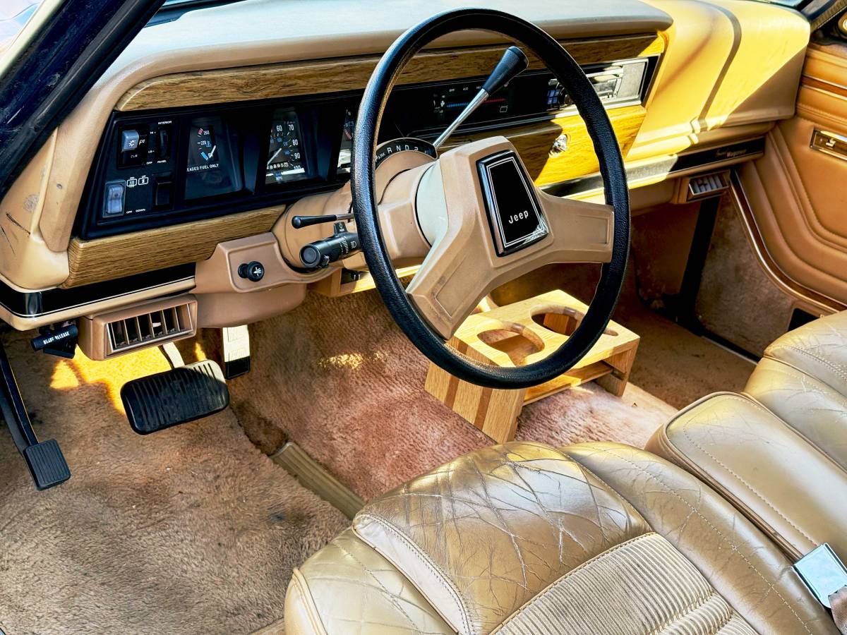 Jeep-grand-wagoneer-1987-12