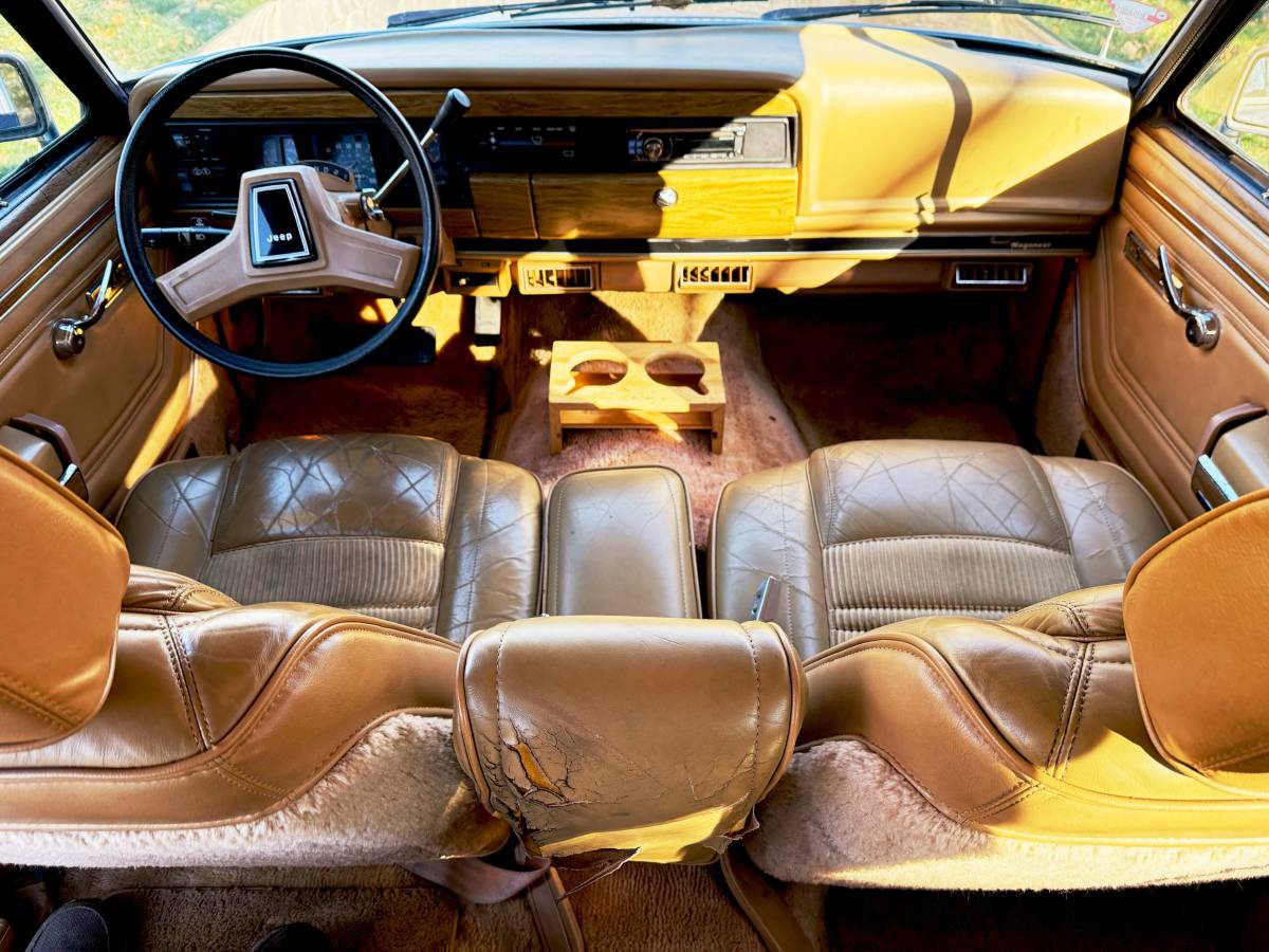 Jeep-grand-wagoneer-1987-13