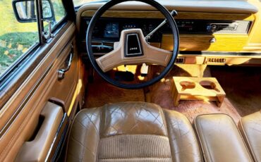 Jeep-grand-wagoneer-1987-14