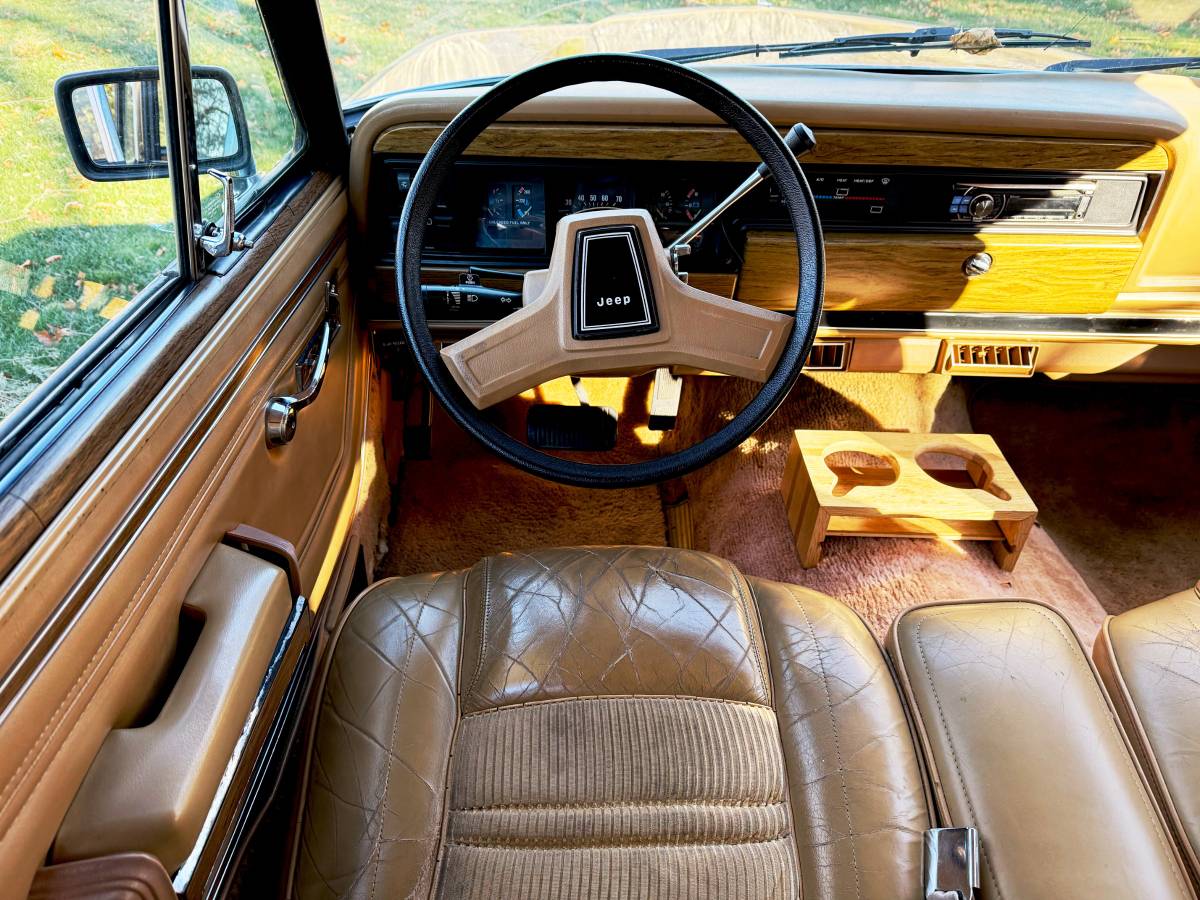 Jeep-grand-wagoneer-1987-14