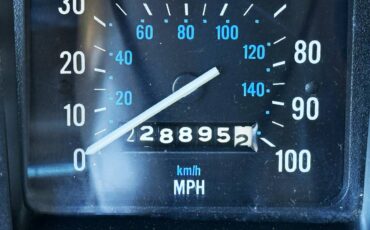 Jeep-grand-wagoneer-1987-17