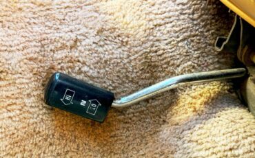 Jeep-grand-wagoneer-1987-19