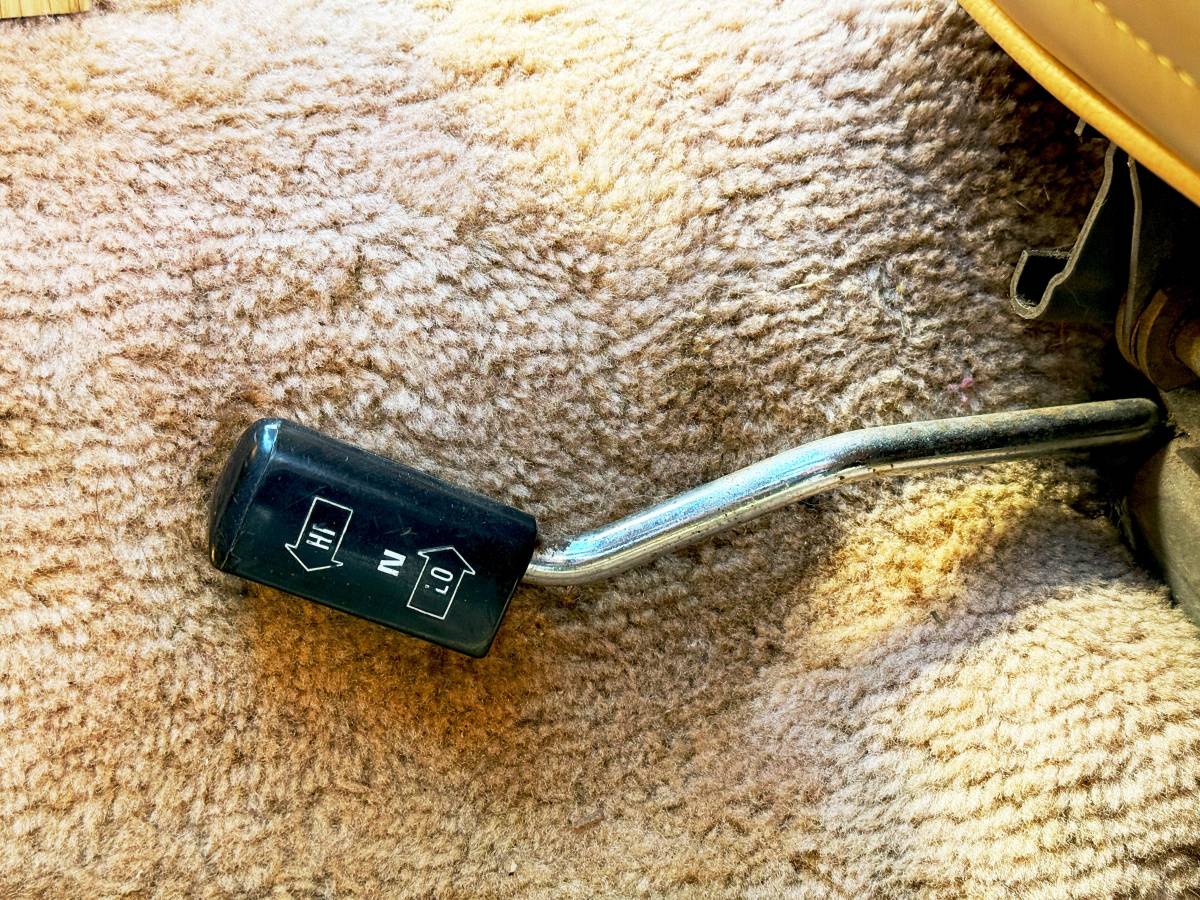 Jeep-grand-wagoneer-1987-19