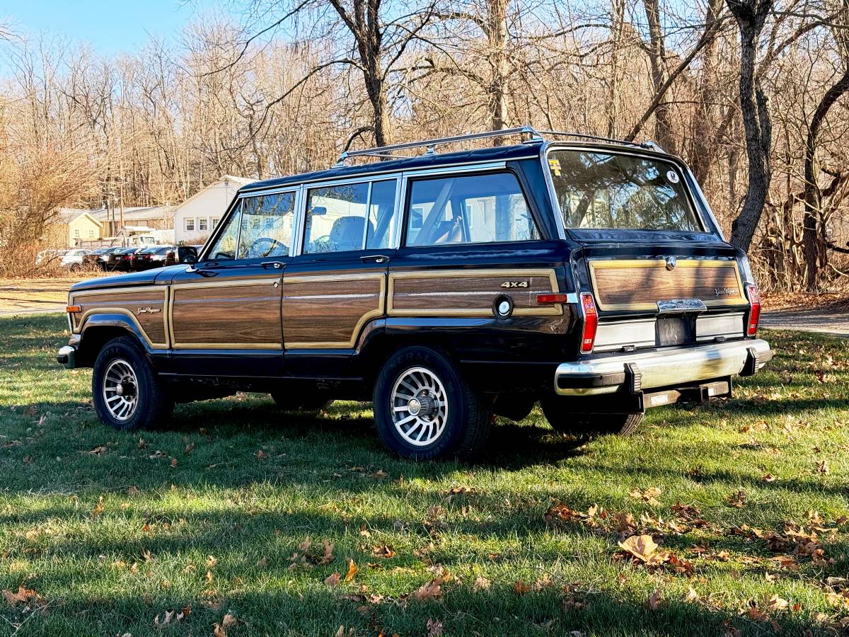 Jeep-grand-wagoneer-1987-7