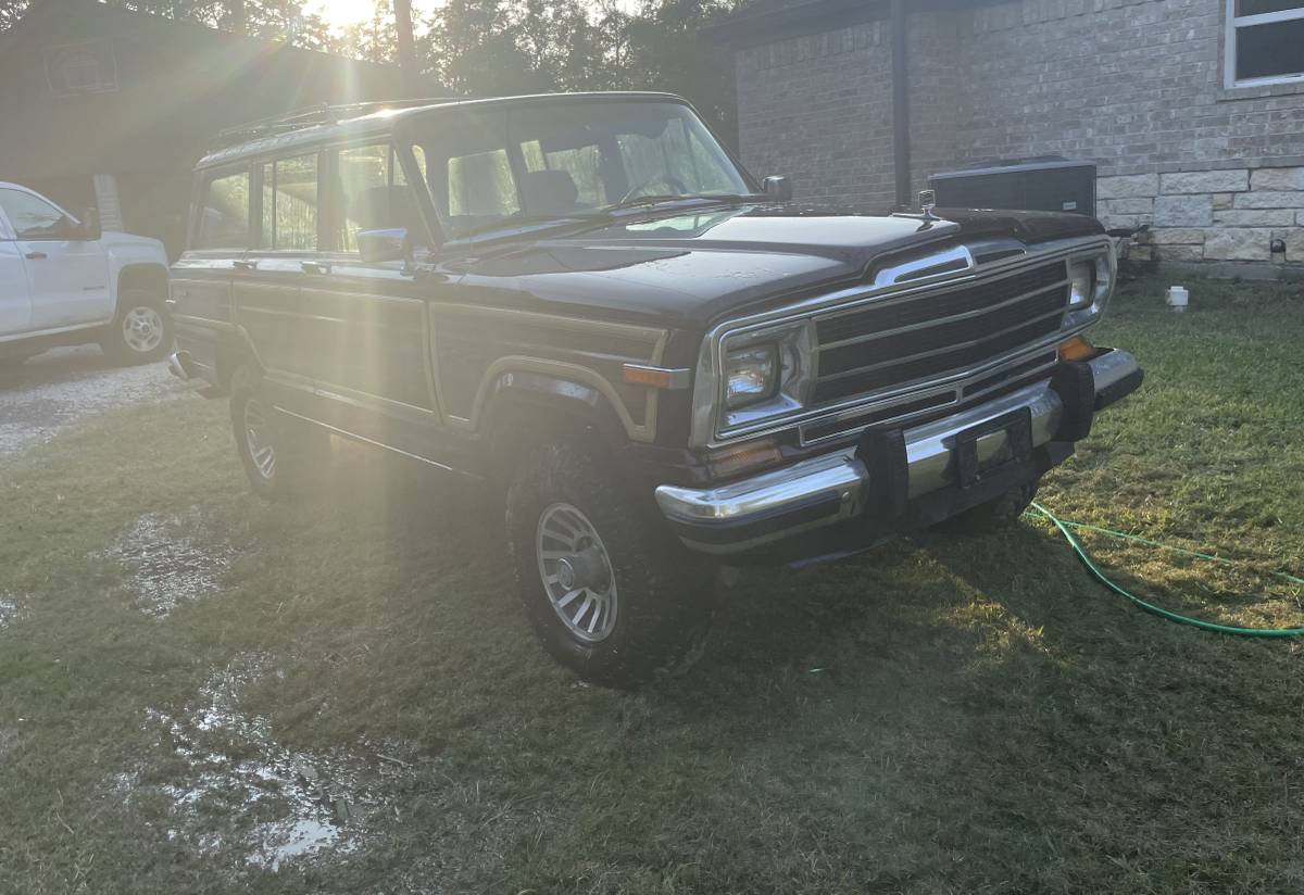 Jeep-grand-wagoneer-1988-1
