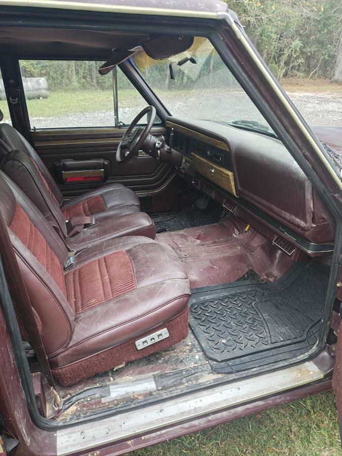 Jeep-grand-wagoneer-1988-5