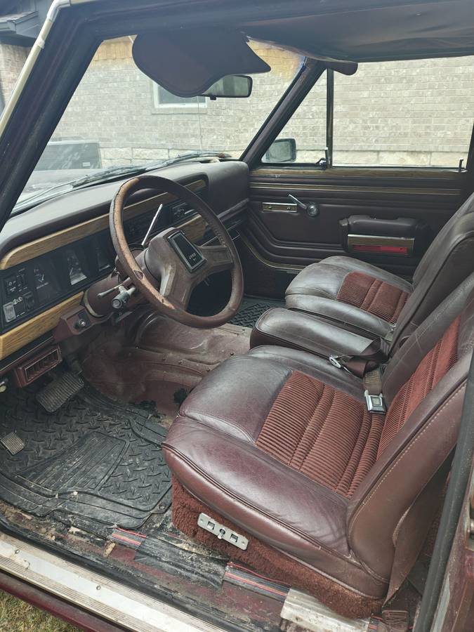 Jeep-grand-wagoneer-1988-6