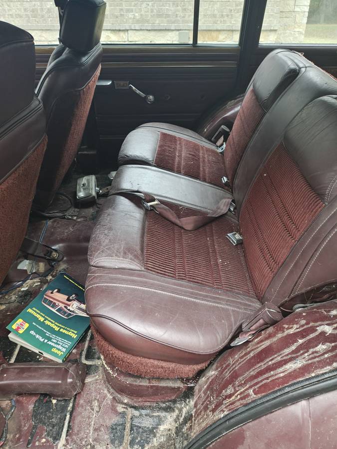 Jeep-grand-wagoneer-1988-7