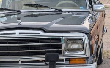 Jeep-grand-wagoneer-1988-grey-12