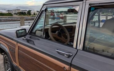 Jeep-grand-wagoneer-1988-grey-16