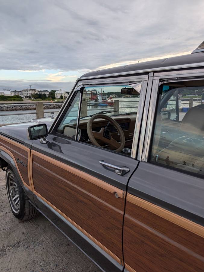Jeep-grand-wagoneer-1988-grey-16