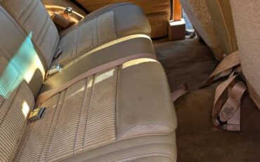 Jeep-grand-wagoneer-1988-grey-17