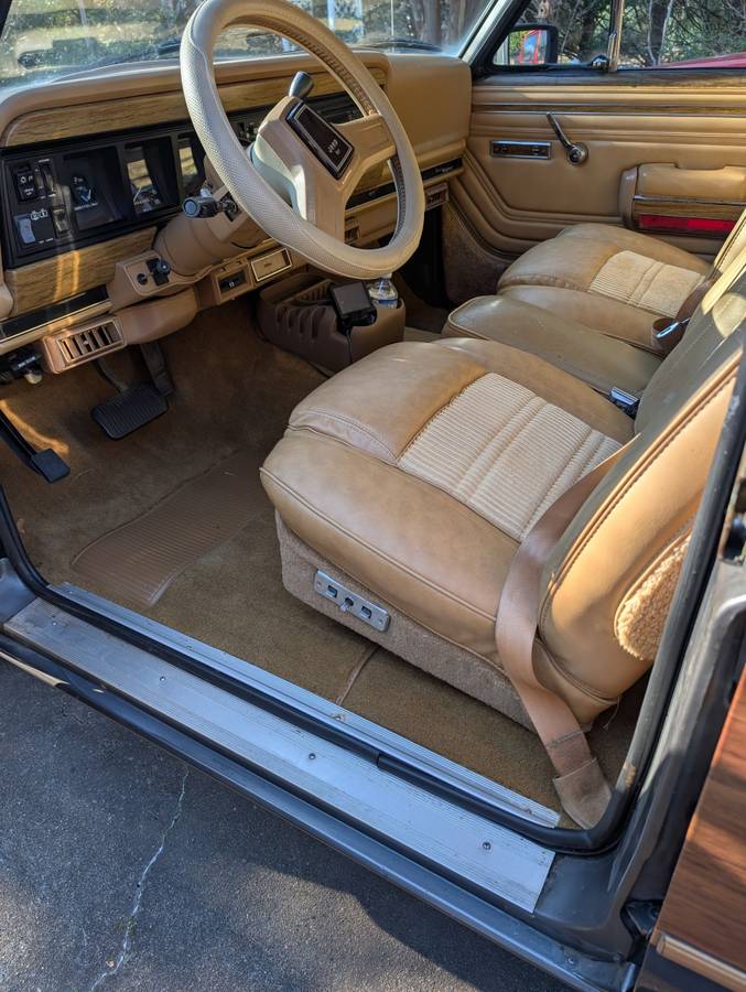 Jeep-grand-wagoneer-1988-grey-18