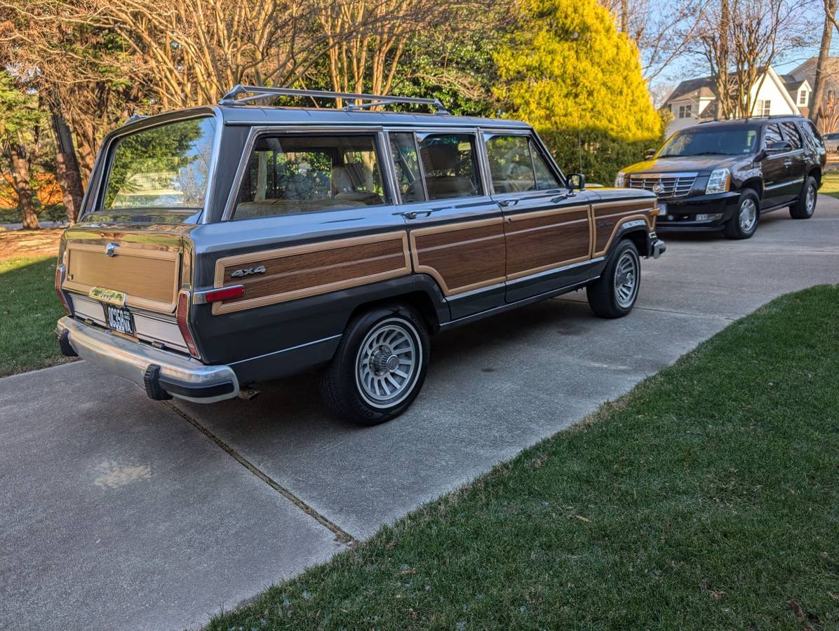 Jeep-grand-wagoneer-1988-grey-2