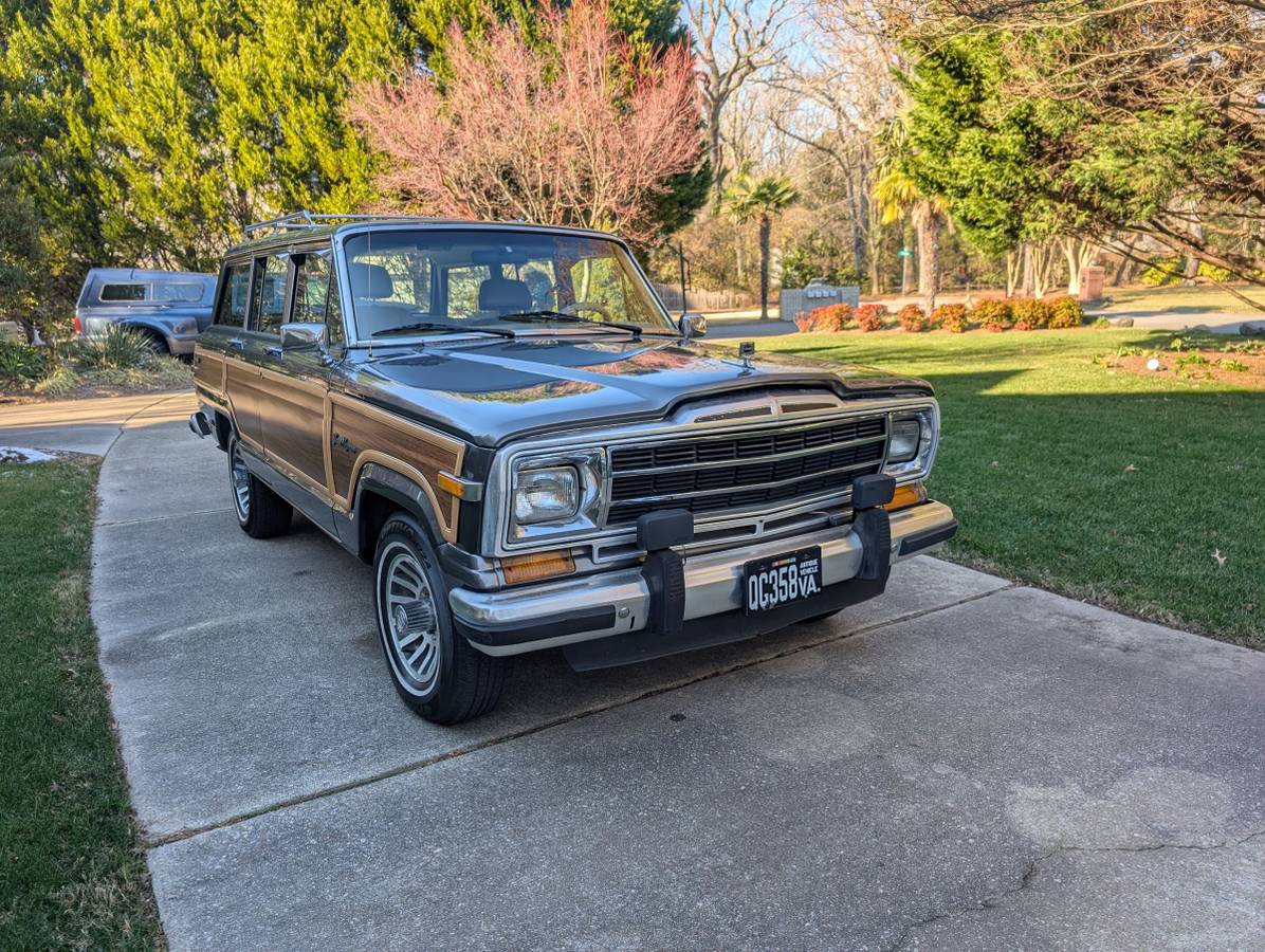 Jeep-grand-wagoneer-1988-grey-4