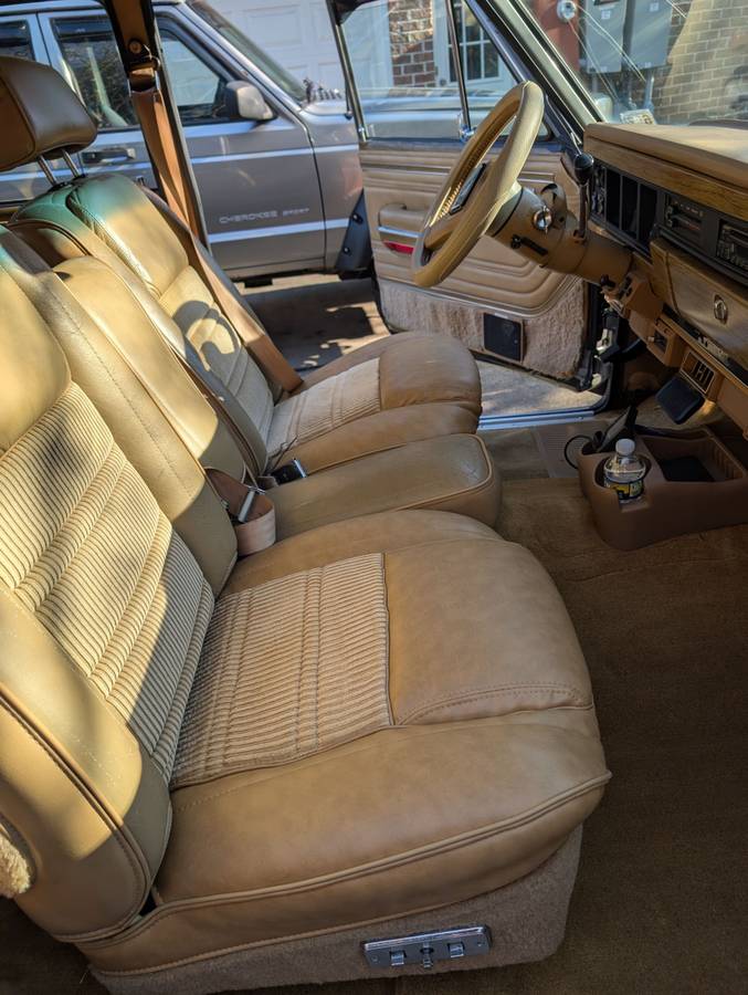 Jeep-grand-wagoneer-1988-grey-7
