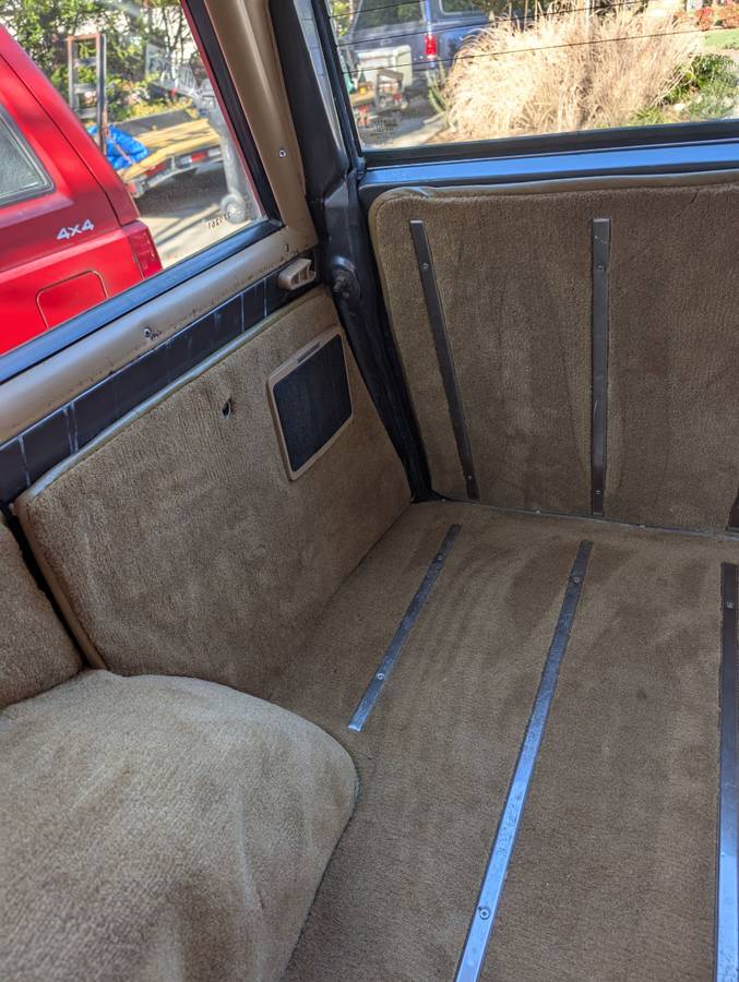 Jeep-grand-wagoneer-1988-grey-9