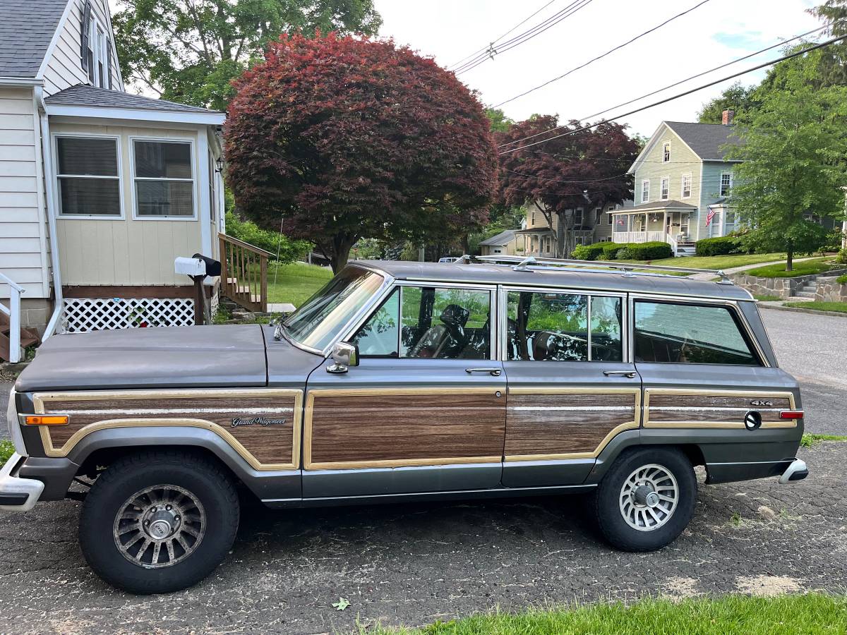 Jeep-grand-wagoneer-1989-grey