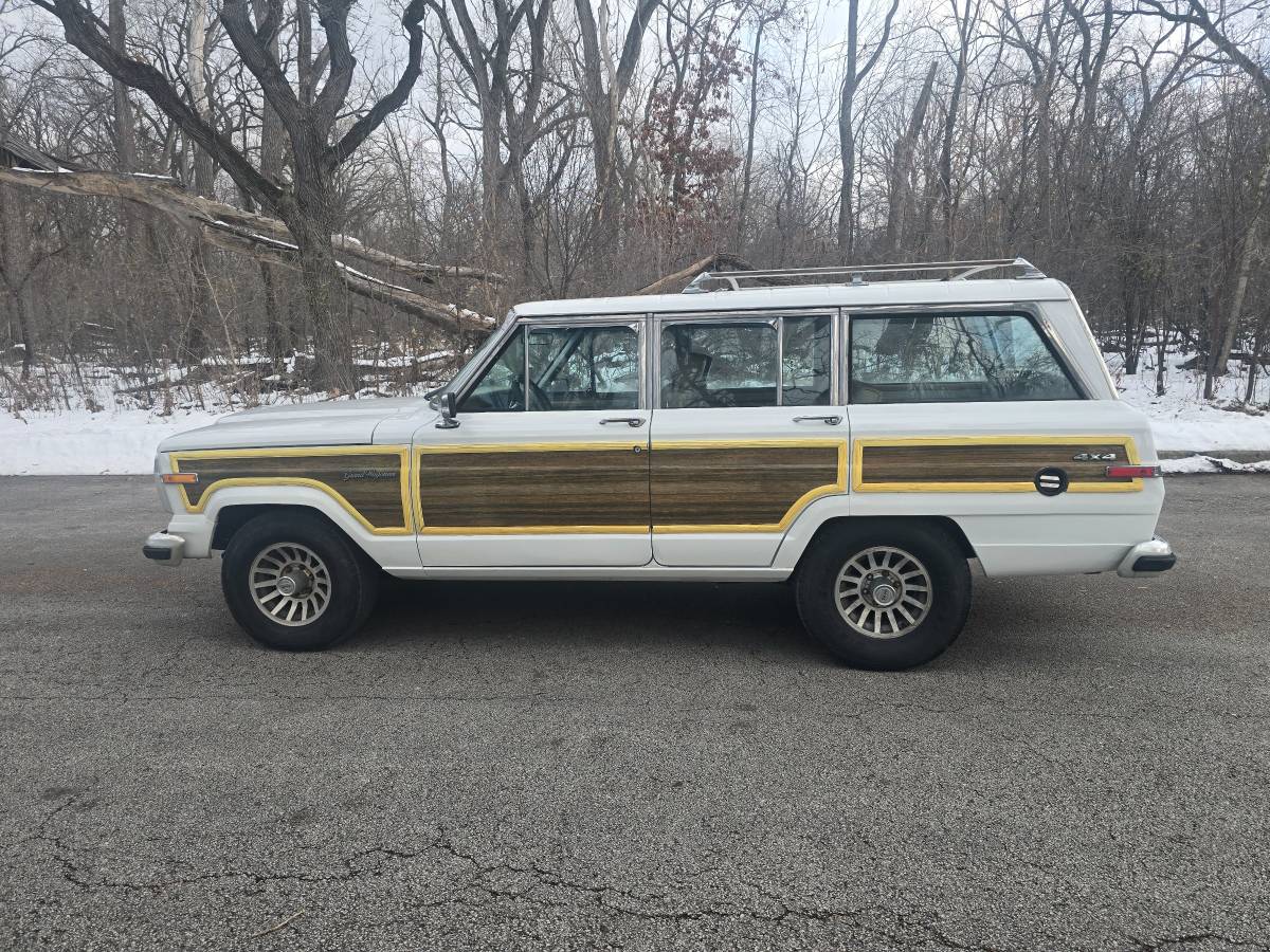 Jeep-grand-wagoneer-1990-2